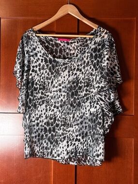 julie's closet Animal Print Flutter Sleeve Sheer Blouse Size Large